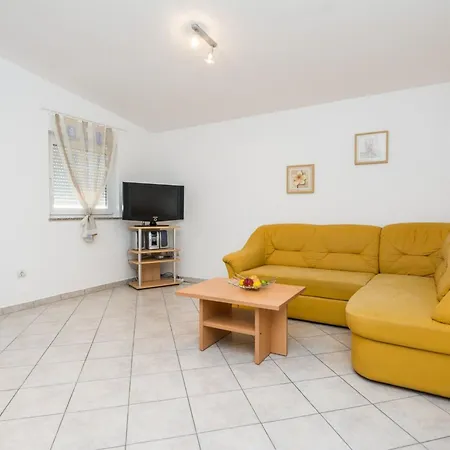 Delic Pejic 3 By Interhome Apartmán Vir