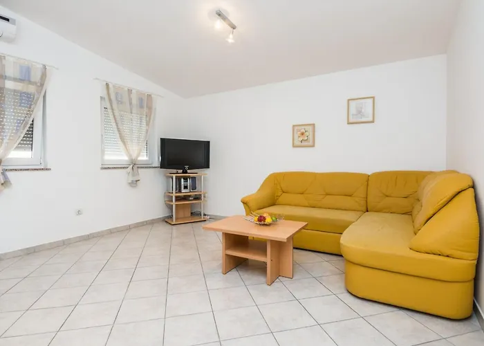 Delic Pejic 3 By Interhome Apartman Vir